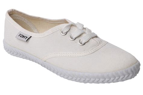 tomy takkies white shoes.